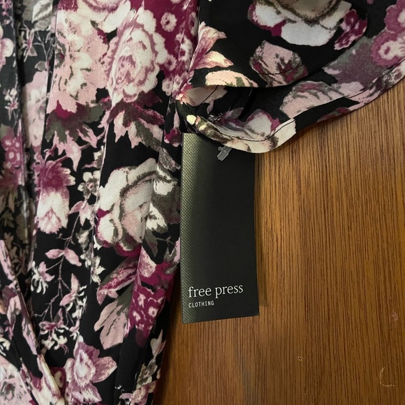Free Press Floral Wrap Long dress BNWT size S side tie slit up side - Picture 6 of 7